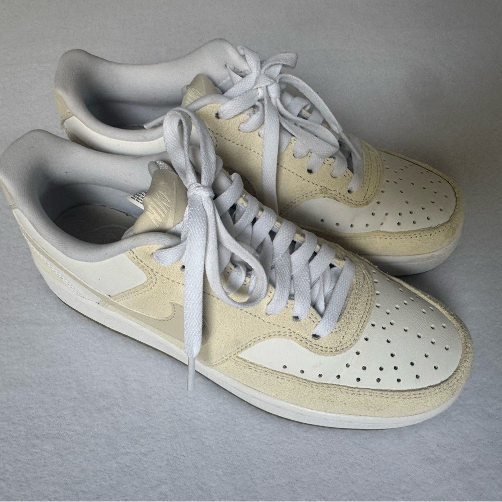 WOMENS COURT VISION
LOW SNEAKER